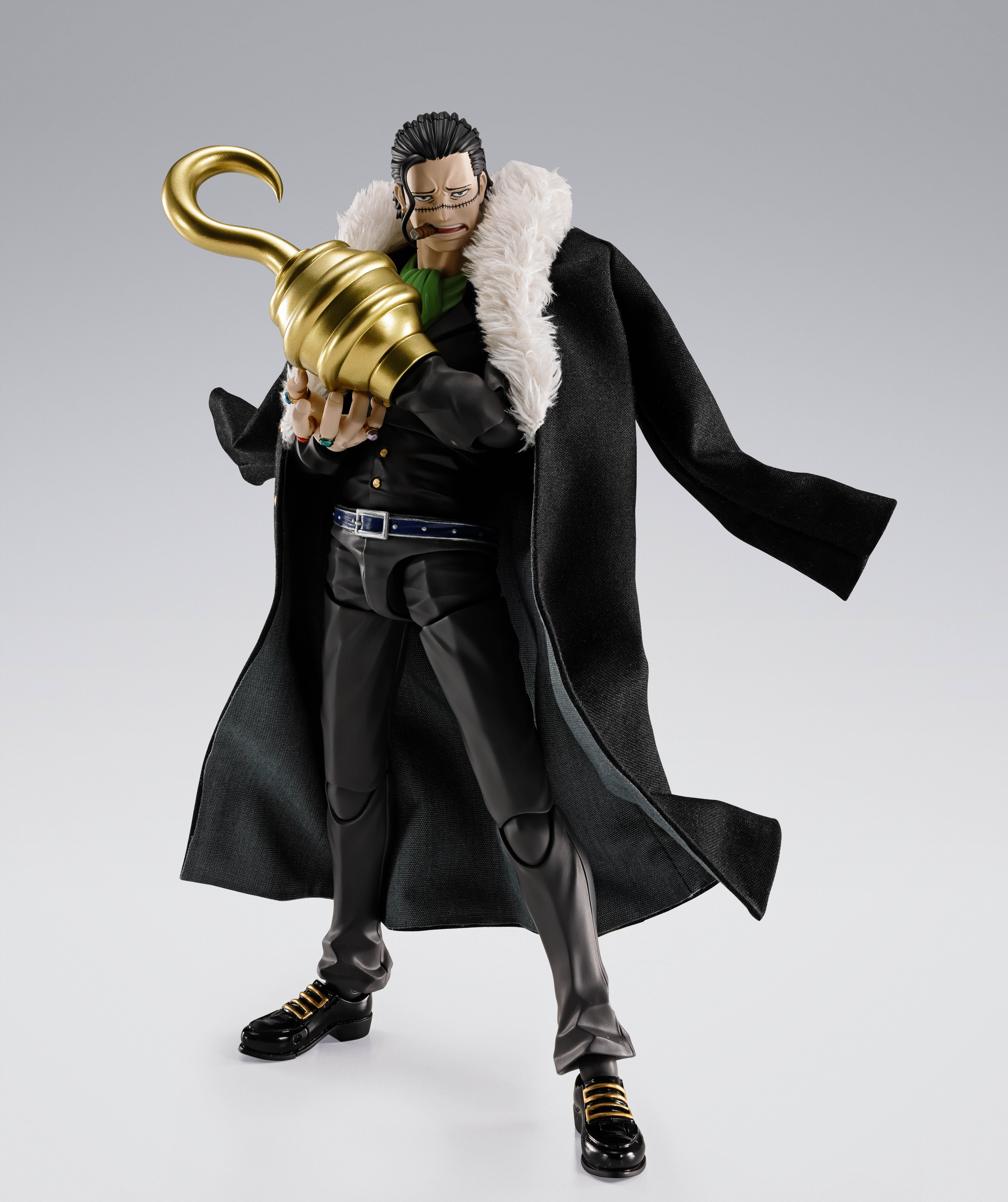 one-piece-sir-crocodile-shfiguarts-figure-marineford-ver