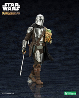 Star Wars The Mandalorian - The Mandalorian & Grogu with Beskar Staff 1/10 Scale ARTFX+ Figure image number 7