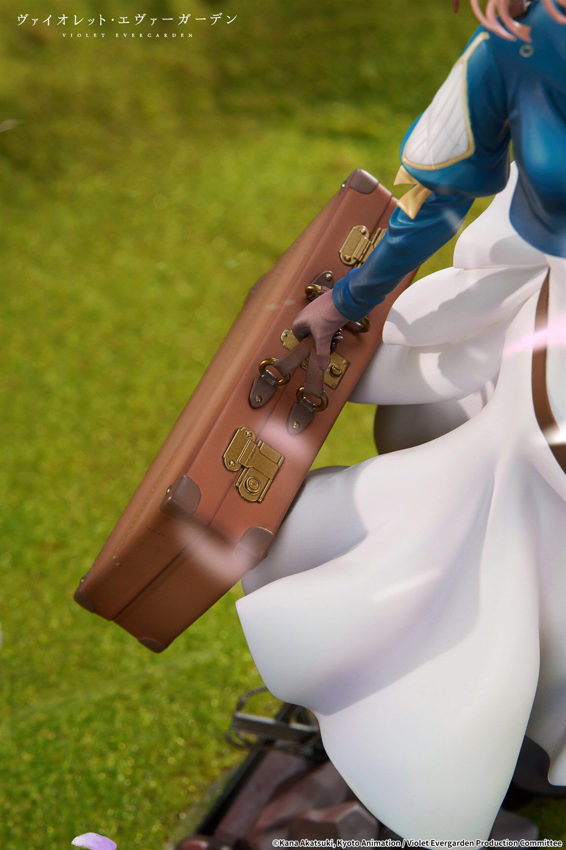 violet-evergarden-violet-evergarden-17-scale-figure-auto-memory-doll-ver-wax-set-crunchyroll-exclusive image number 21