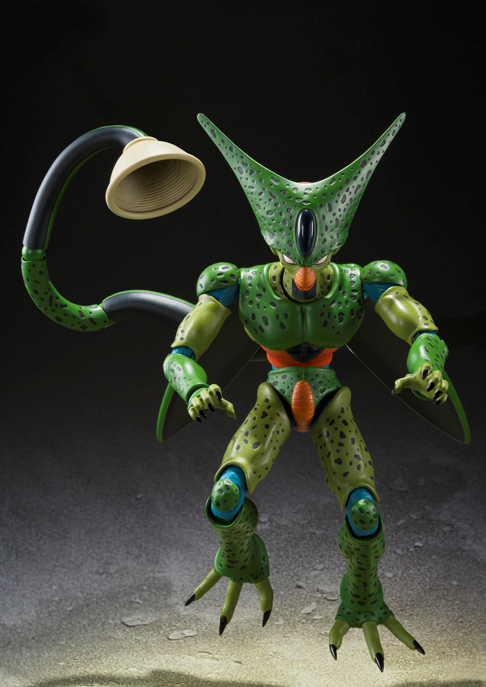dragon-ball-cell-shfiguarts-figure-first-form-ver-re-run image number 4