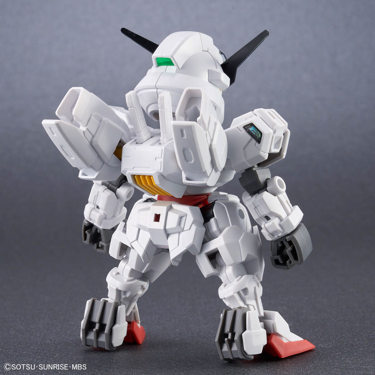 mobile-suit-gundam-the-witch-from-mercury-gundam-calibarn-sdcs-model-kit image number 1
