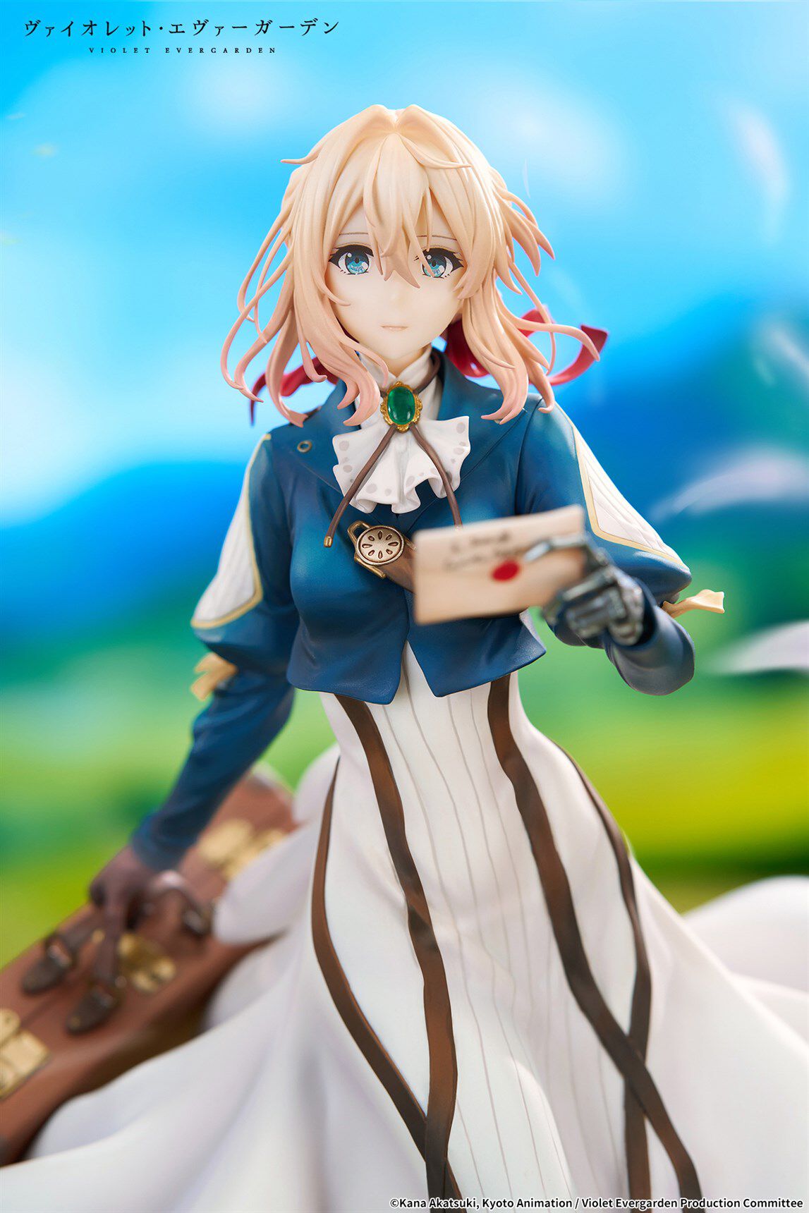 violet-evergarden-violet-evergarden-17-scale-figure-auto-memory-doll-ver-wax-set-crunchyroll-exclusive image number 16