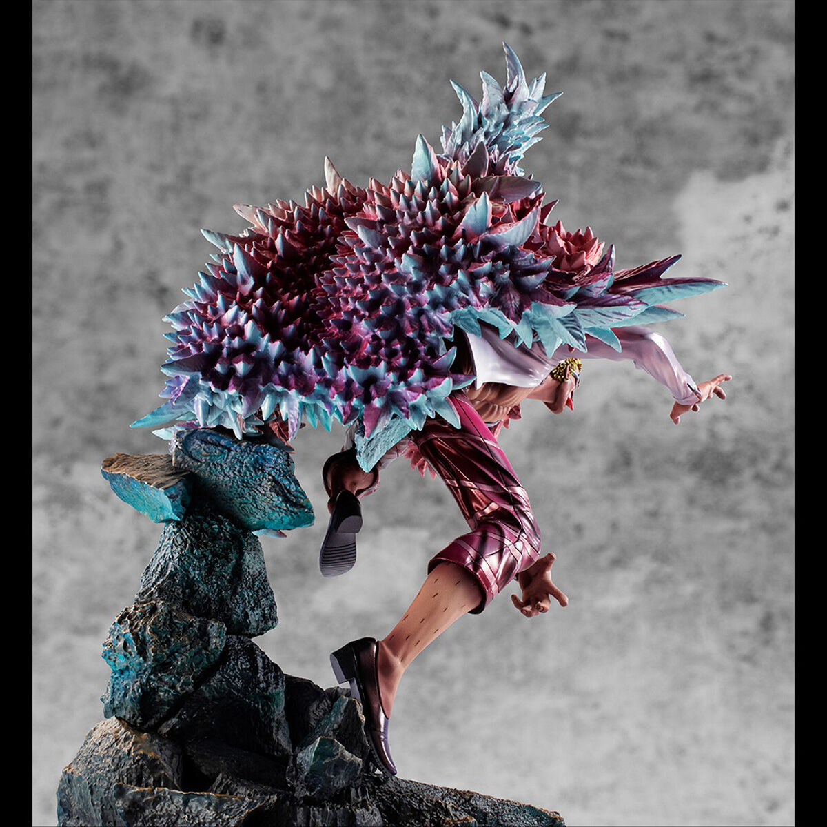 One Piece - Donquixote Doflamingo (Heavenly Demon) Portrait of Pirates Figure image number 3