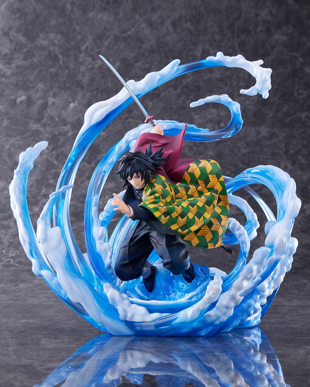 Demon Slayer: Kimetsu no Yaiba - Giyu Tomioka 1/8 Scale Figure (BellFine DX Ver.)