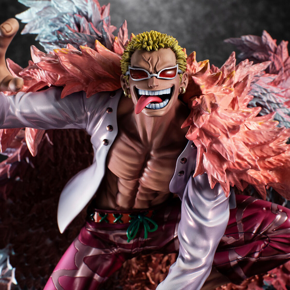One Piece - Donquixote Doflamingo (Heavenly Demon) Portrait of Pirates Figure image number 1