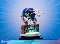 Sonic the Hedgehog - Sonic Figure (Collector's Edition) image number 2