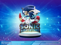 Sonic the Hedgehog - Sonic Figure (Collector's Edition) image number 1