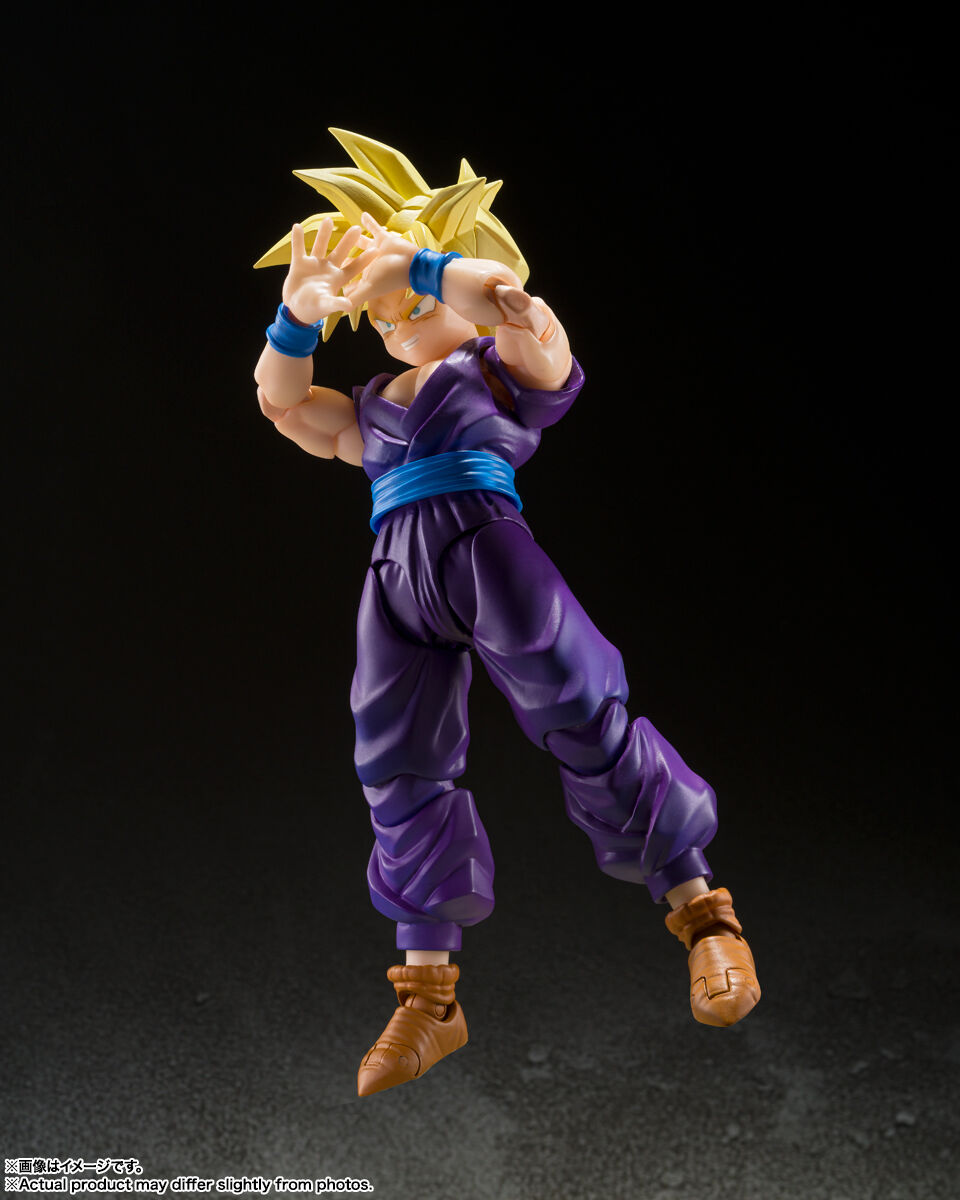 dragon-ball-z-super-saiyan-son-gohan-sh-figuarts-figure image number 6