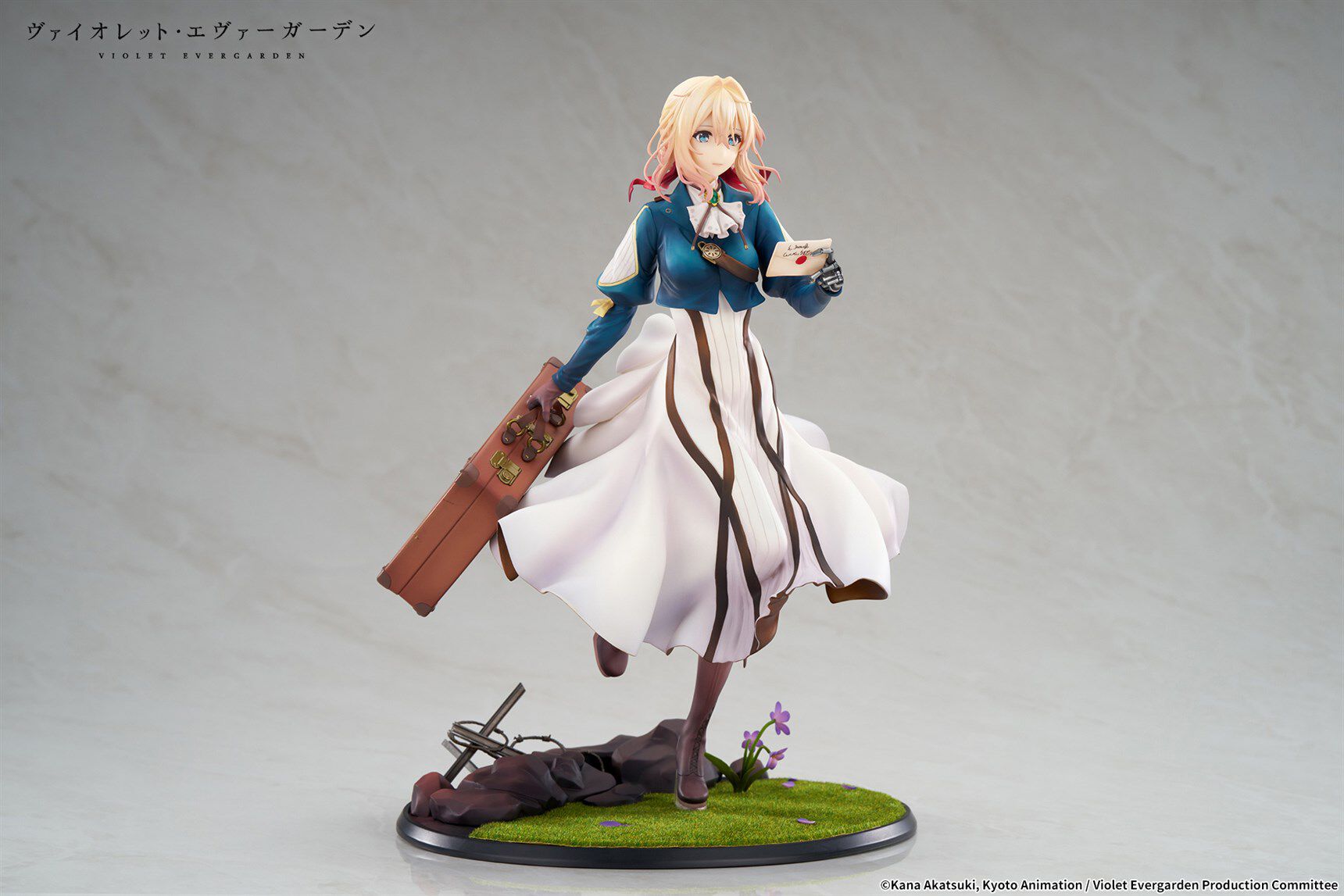 violet-evergarden-violet-evergarden-17-scale-figure-auto-memory-doll-ver-wax-set-crunchyroll-exclusive image number 5