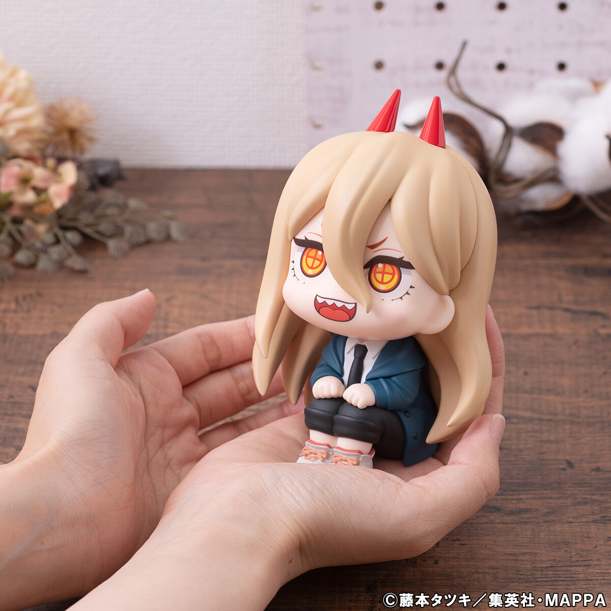 chainsaw-man-power-look-up-figure-rerun image number 6