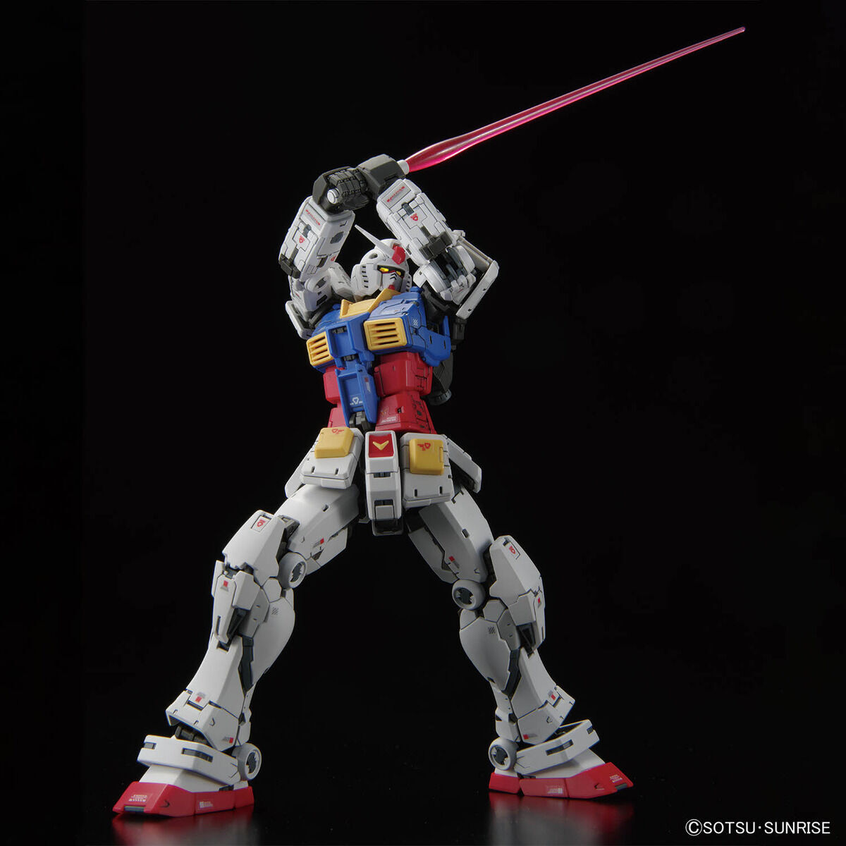 mobile-suit-gundam-rx-78-2-gundam-ver20-rg-1144-scale-model-kit image number 3
