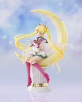 Pretty Guardian Sailor Moon - Super Sailor Moon Figure (Bright Moon & Legendary Silver Crystal) image number 2