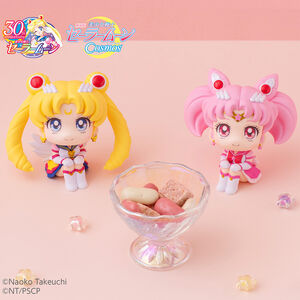 Pretty Guardian Sailor Moon Cosmos the Movie - Eternal Sailor Moon & Eternal Sailor Chibi Moon Lookup Series Figure Set with Gift