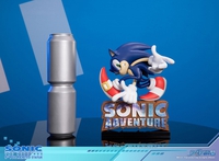 Sonic the Hedgehog - Sonic Figure image number 5
