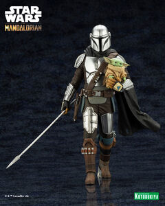 Star Wars The Mandalorian - The Mandalorian & Grogu with Beskar Staff 1/10 Scale ARTFX+ Figure