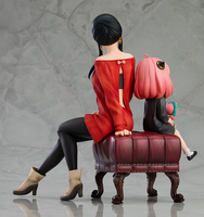 Spy x Family - Anya & Yor Forger 1/7 Scale Figure Set (Lounging Ver.) image number 2