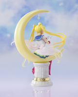 Pretty Guardian Sailor Moon - Super Sailor Moon Figure (Bright Moon & Legendary Silver Crystal) image number 2