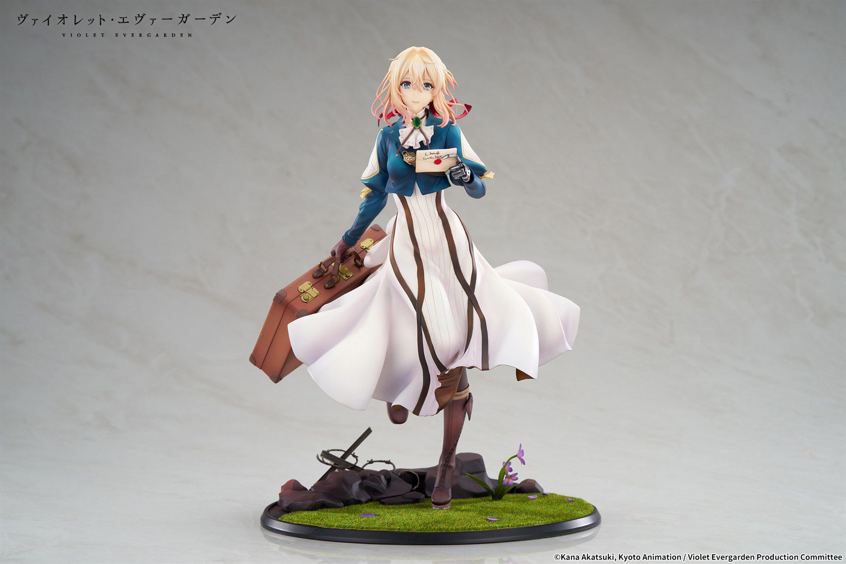 violet-evergarden-violet-evergarden-17-scale-figure-auto-memory-doll-ver-wax-set-crunchyroll-exclusive image number 1