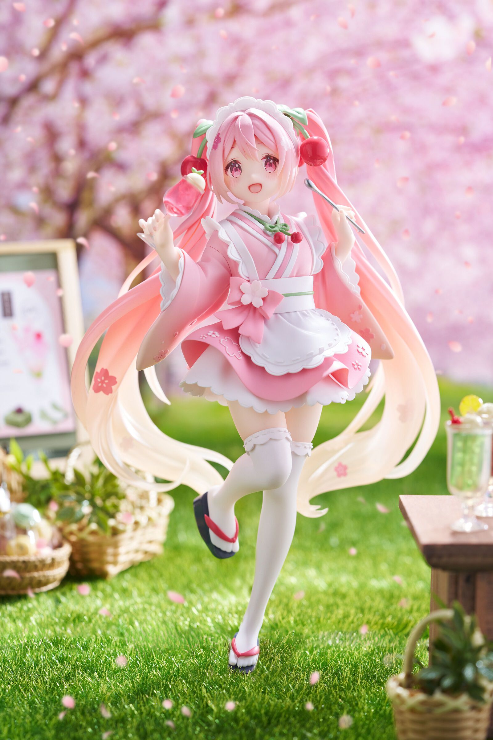 hatsune-miku-sakura-miku-prize-figure-newly-written-japanese-cafe-ver
