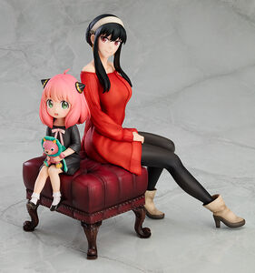 Spy x Family - Anya & Yor Forger 1/7 Scale Figure Set (Lounging Ver.)