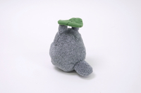 my-neighbor-totoro-totoro-with-leaf-beanbag-plush-5-inch image number 5