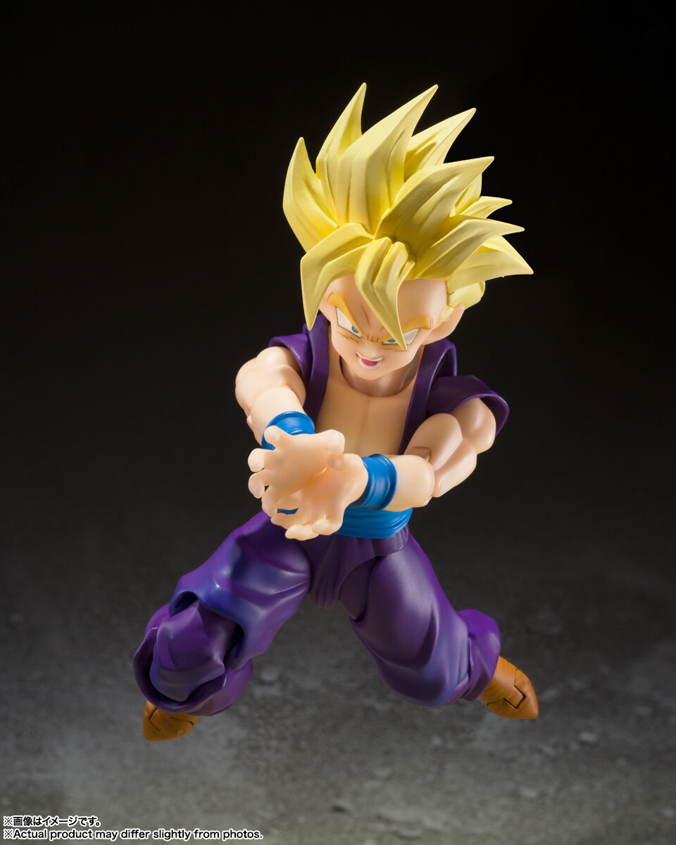 dragon-ball-z-super-saiyan-son-gohan-sh-figuarts-figure image number 3