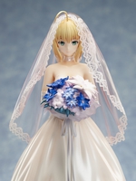Fate/Stay Night - Saber 1/7 Scale Figure (10th Anniversary Royal Dress Ver.) image number 1