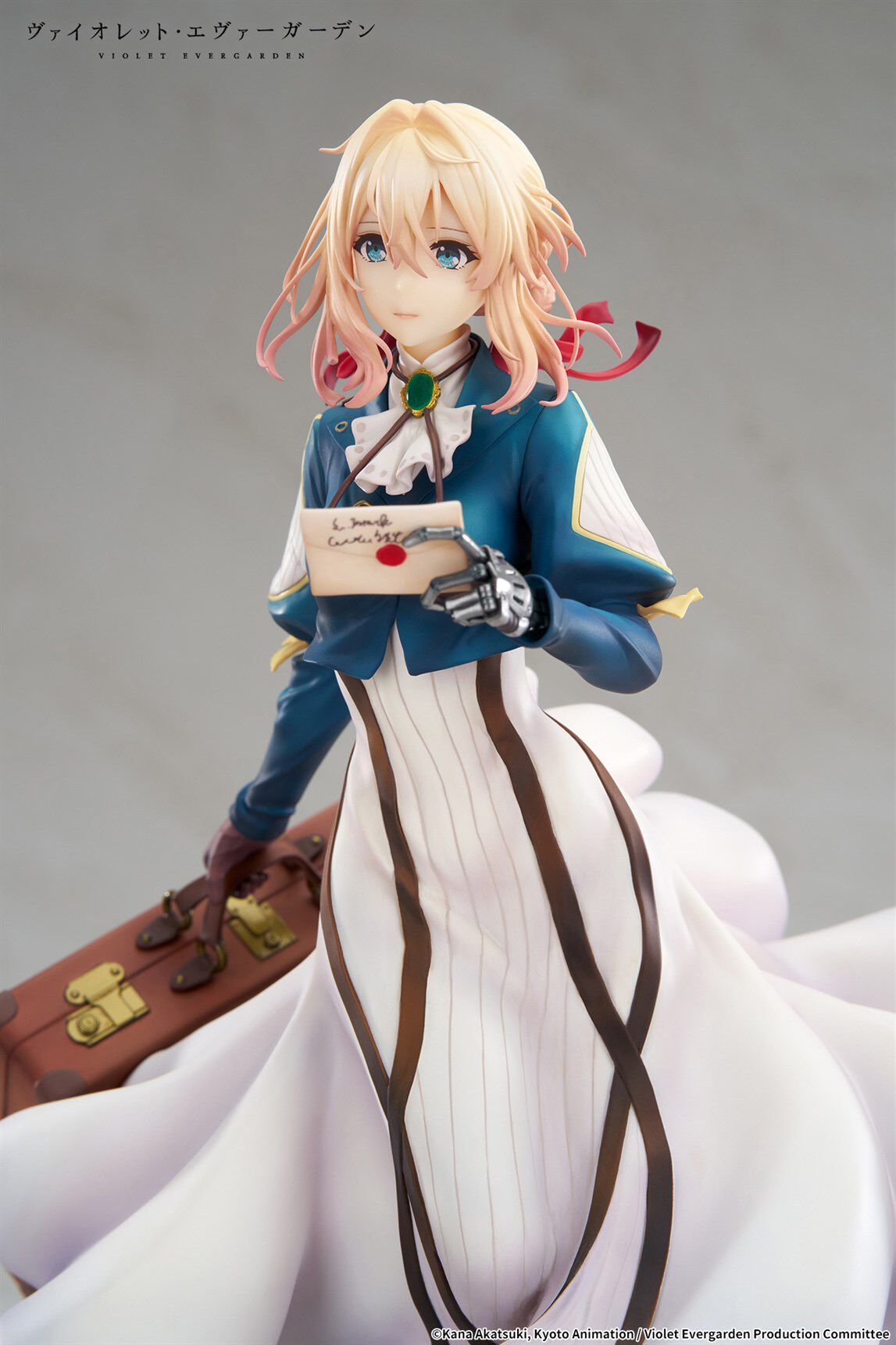 violet-evergarden-violet-evergarden-17-scale-figure-auto-memory-doll-ver-wax-set-crunchyroll-exclusive image number 10
