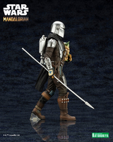 Star Wars The Mandalorian - The Mandalorian & Grogu with Beskar Staff 1/10 Scale ARTFX+ Figure image number 6