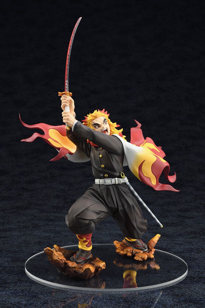 Demon Slayer: Kimetsu no Yaiba - Kyojuro Rengoku 1/8 Scale Figure (Battle Stance Ver.) image number 3