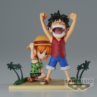 one-piece-monkey-d-luffy-nami-world-collectible-log-stories-prize-figure image number 0