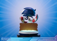 Sonic the Hedgehog - Sonic Figure (Collector's Edition) image number 3