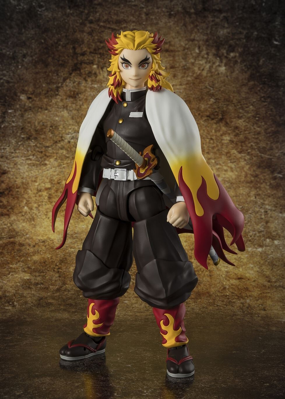 demon-slayer-kimetsu-no-yaiba-kyojuro-rengoku-shfiguarts-figure