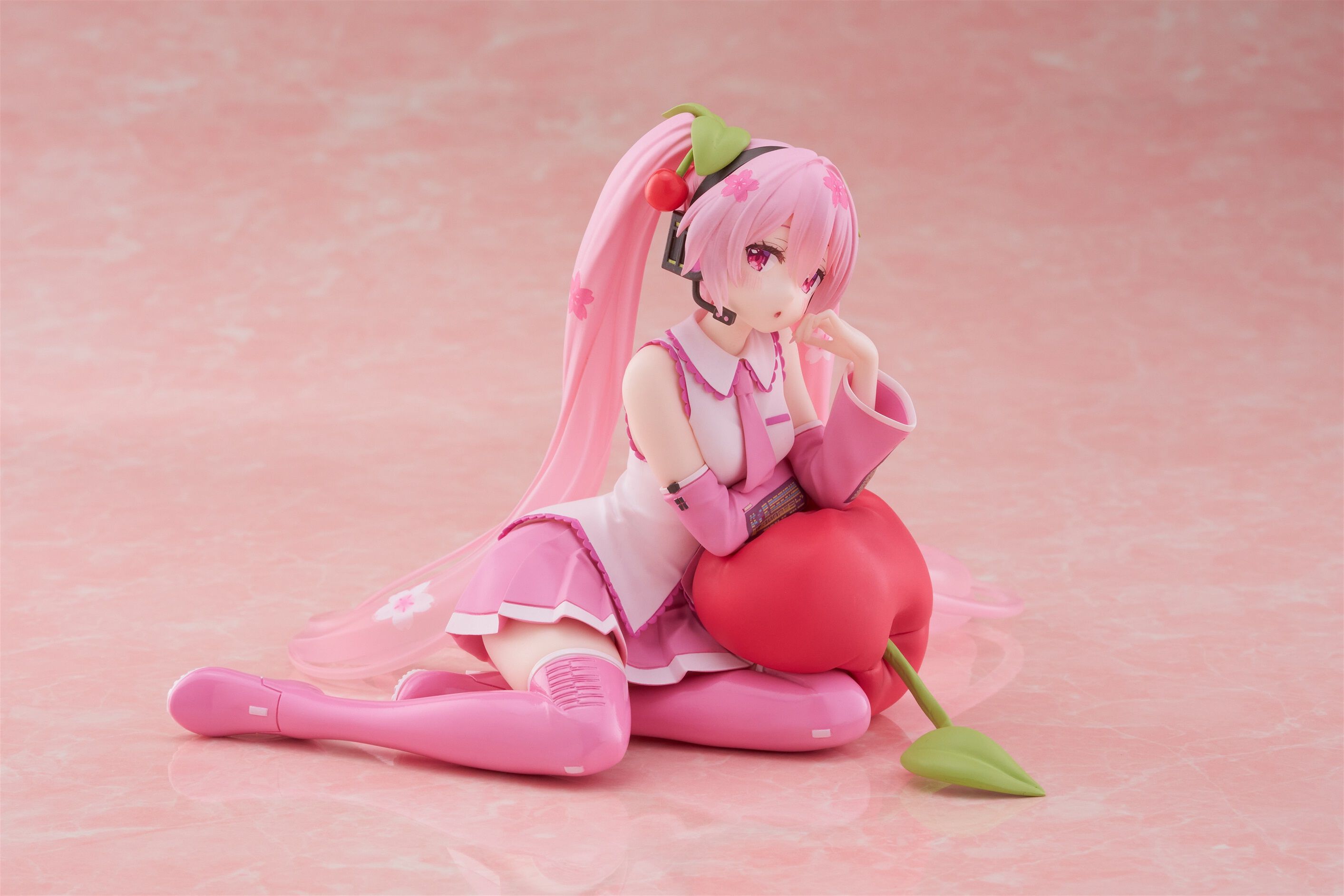 hatsune-miku-sakura-miku-desktop-cute-prize-figure-cherry-cushion-ver
