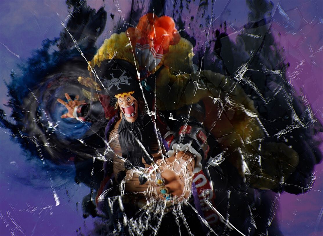 one-piece-marshall-d-teach-shfiguarts-figure-four-emperors-ver image number 4