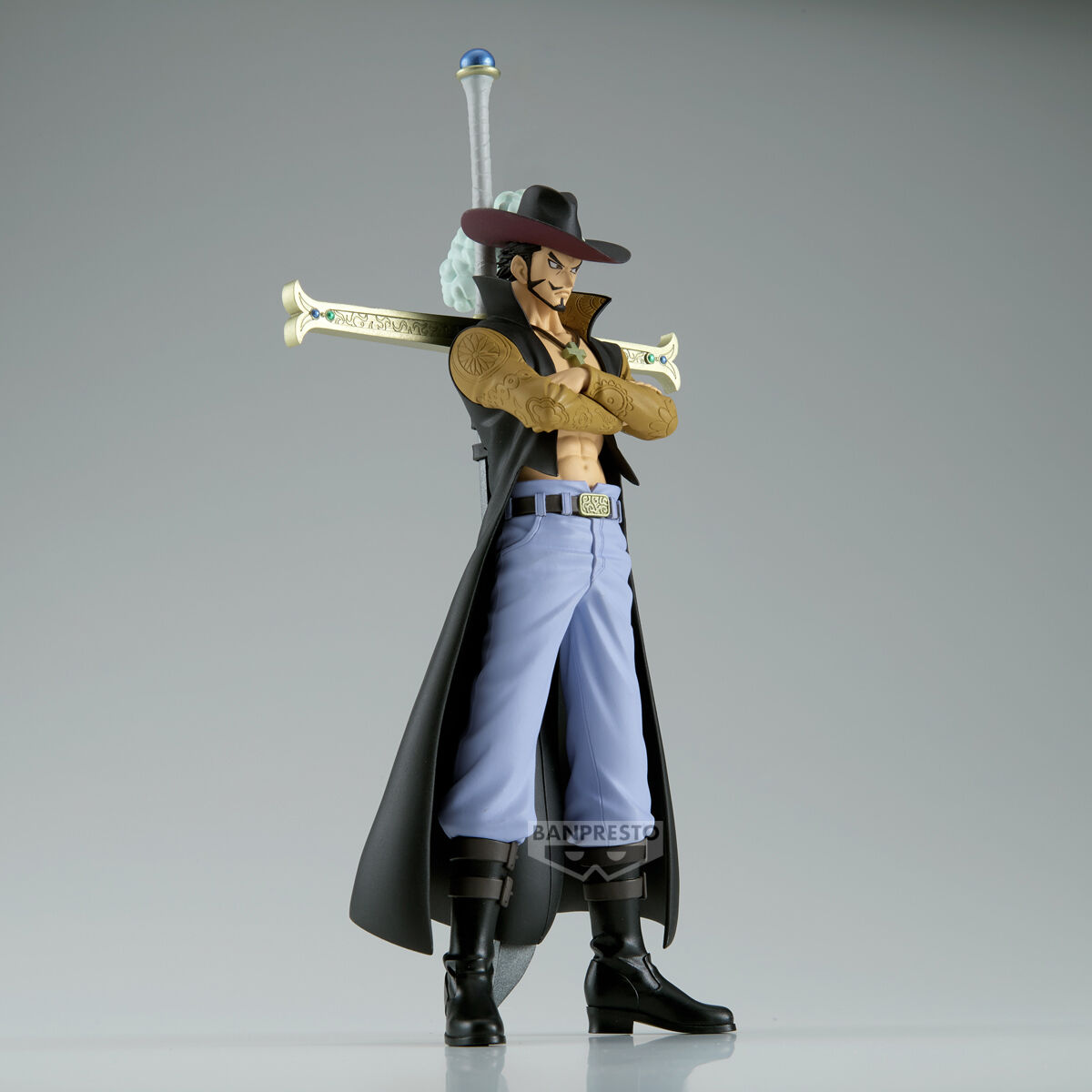 one-piece-dracule-mihawk-the-grandline-series-dxf-extra-prize-figure image number 2
