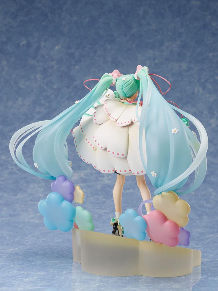 Hatsune Miku - Magical Mirai 2021 Figure | Crunchyroll store