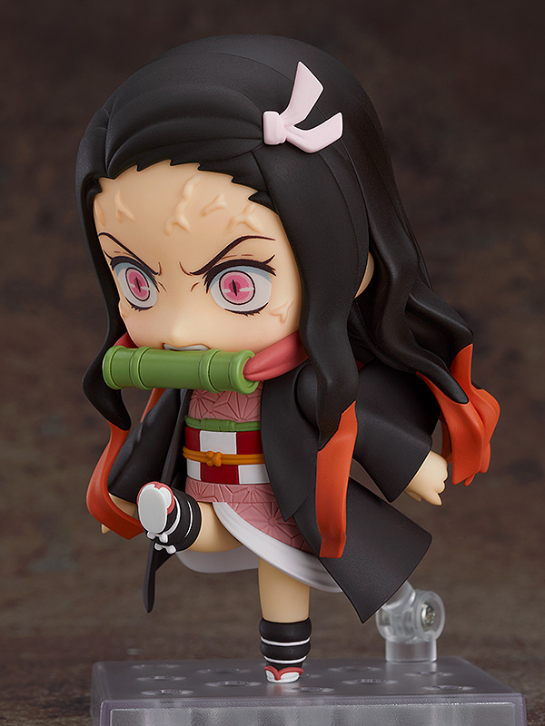 Crunchyroll.pt - O maior crime da Nezuko é querer fazer carinhos