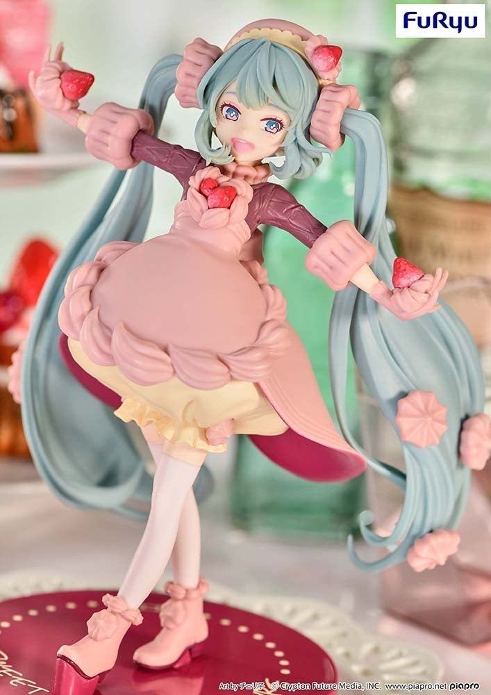 Hatsune Miku Strawberry Chocolate SweetSweets Series Figure