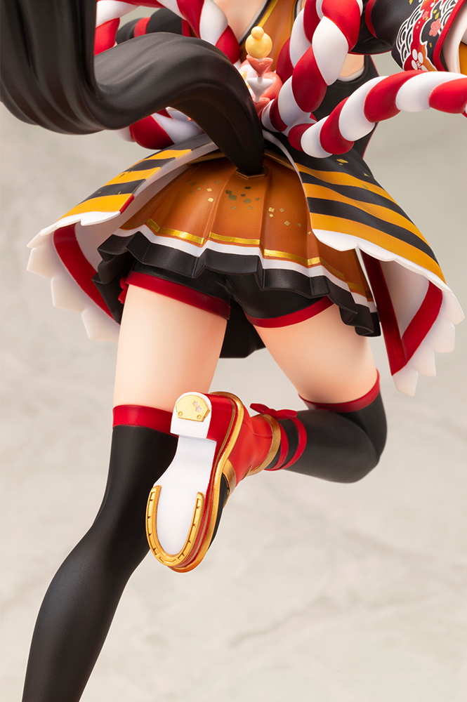 Umamusume Pretty Derby - Kitasan Black 1/7 Scale Figure (Outrunning the  Encroaching Heat Ver.) | Crunchyroll Store