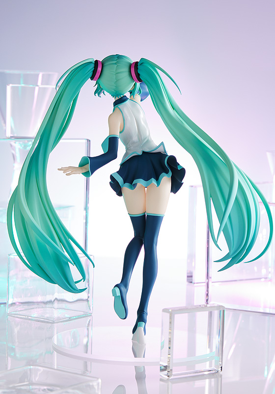 Peeking Hatsune Miku – Apari