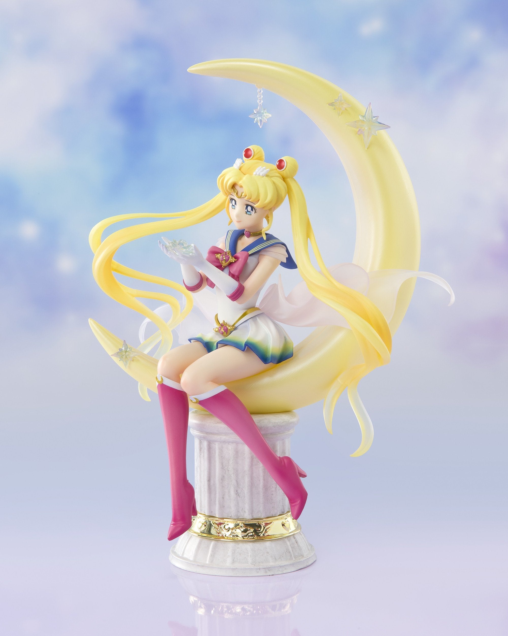 Pretty Guardian Sailor Moon - Super Sailor Moon Figure (Bright Moon & Legendary Silver Crystal) image count 2