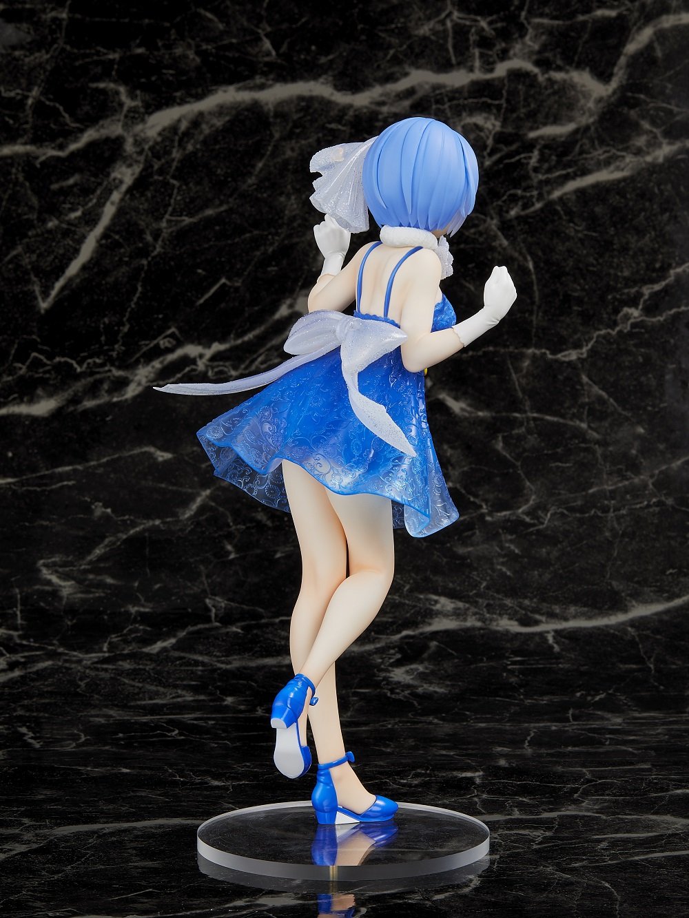 Re:Zero - Rem Prize Figure (Clear Dress Ver.) image count 4