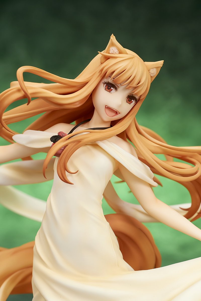 Spice and Wolf - Holo Figure image count 1