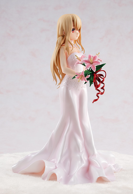 Life-size Sword Art Online anime girl figure wears real, custom-made  wedding dress