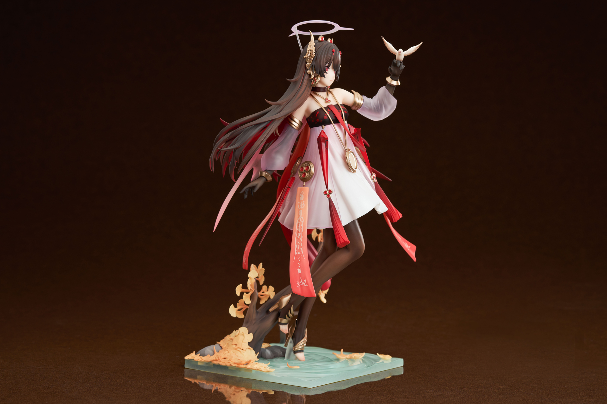 Lucia Plume Eventide Glow Ver Punishing Gray Raven Figure Crunchyroll Store 0573